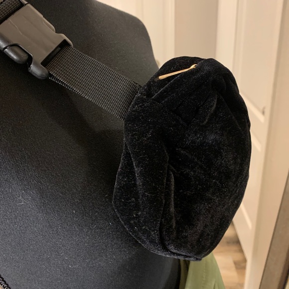 Set of 2 Buckle Fanny Packs - Picture 14 of 16